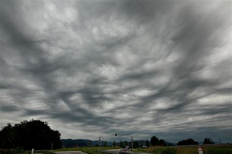 Der deutsche wetterdienst hatte auch für viele kreise brandenburgs gewarnt. Unwetter gestern Abend richteten Schäden in Gengenbach an ...