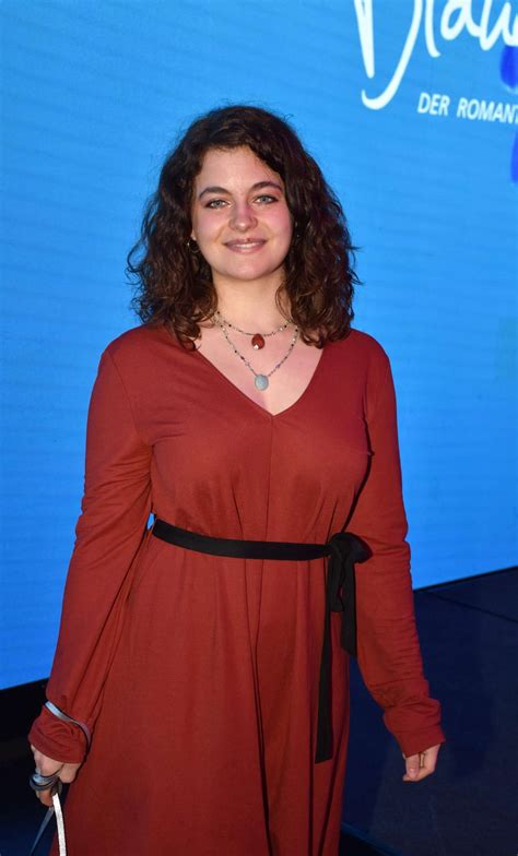 Check out the latest pictures, photos and images of ronja forcher. Ronja Forcher - Blaue Blume Award in Berlin | GotCeleb