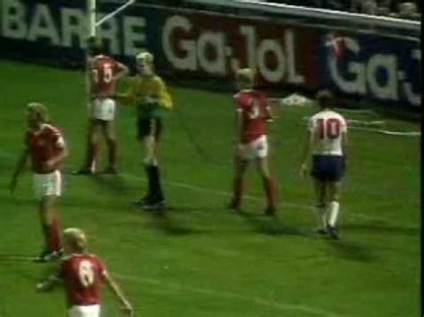 Danmark och england möts i en träningslandskamp på parken i köpenhamn den 9 februari. Danmark - England 1982 - YouTube