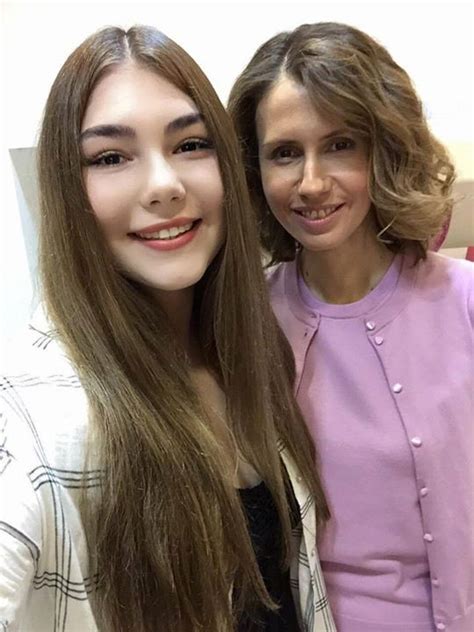 Jurmiyah bab mansubatil asma : Maryana Naumova in Siria con Asma al-Assad
