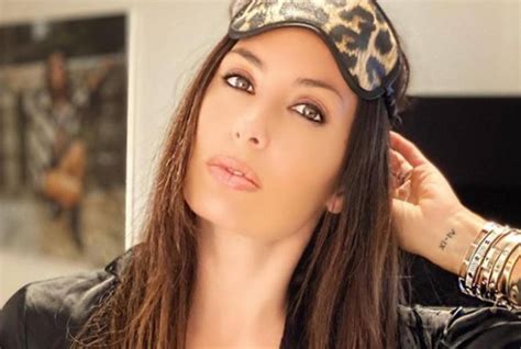 Elisabetta gregoraci news, gossip, photos of elisabetta gregoraci, biography, elisabetta gregoraci boyfriend list 2016. Elisabetta Gregoraci conquista tutti: la camicia si ...