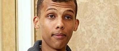 Après son règne et avant de commencer des études de sciences politiques à. Stromae avoue son amour: "Oui, je suis bien en couple avec ...