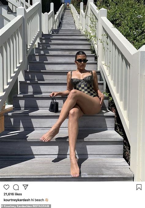 This is why influencers like james charles & bryce hall are never actually in this week's newsletter: Kourtney Kardashian, 41, und Ihr TikTok Sterne BFF Addison ...