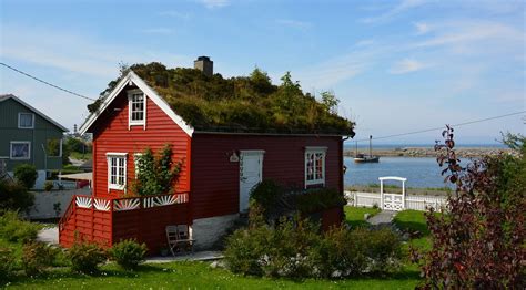 Vakantiehuis rødt hus appelscha | midden in de bossen van appelscha ligt ons prachtige luxe rode boshuis rødt hus. Lite, rødt hus på Alnes | Pusset opp og pyntet med stor ...