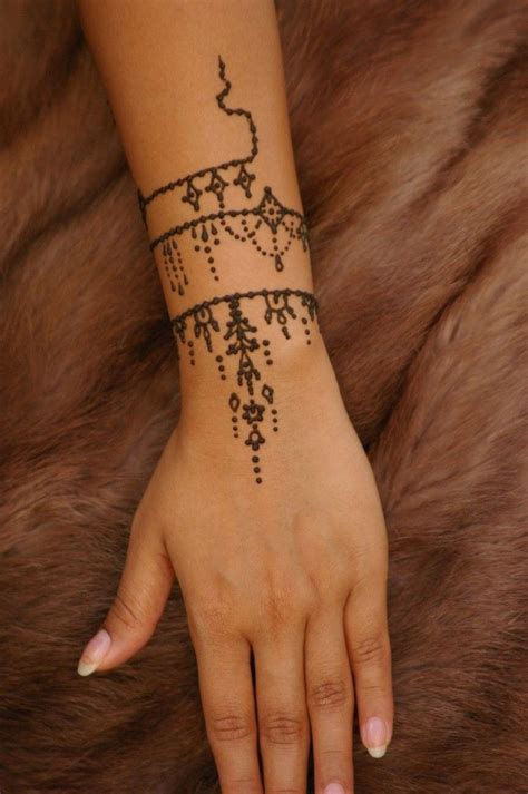 Henna tattoo vorlagen ausdrucken angenehm 100 henna tattoo hand. Ideen und Anleitung zum Henna Tattoo selber machen | Henna ...