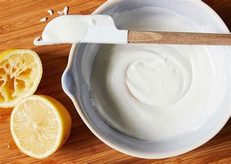 Meringue powder is actually comprised of powdered egg whites plus sugar and a stabilizer like cornstarch. Royal Icing Recipe Without Meringue Powder Or Lemon Juice