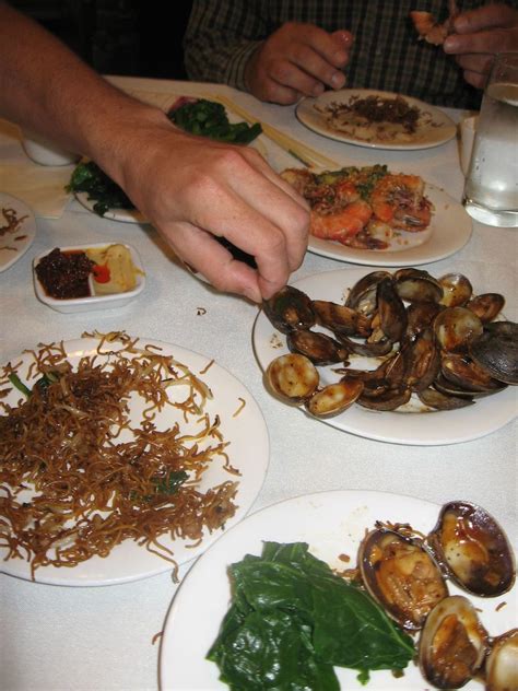 Dim sum items focus on several essential categories: MothersDayWeekend0703 | Dim sum! Now with more hand! Is it ...