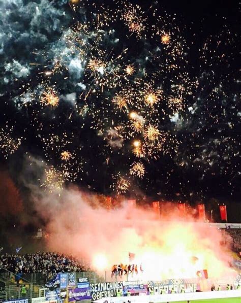 Doch das gelang nur bedingt. Pyro-Show in Darmstadt wird teuer für den HSV