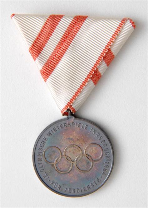 Wir haben die historische aufgabe, dass wir um die medaillen mitkämpfen wollen. Olympiamedaille 1964 Innsbruck,Orden,Medaille,Olympia ...