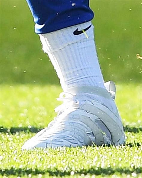 Alvaro morata didn't want to battle harry kane for a place at tottenham but he could. Alvaro Morata Trains In adidas Predator Accelerator DB ...
