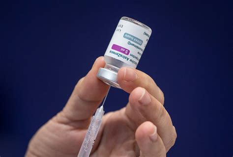 El derecho a hacer preguntas. Reino Unido recomienda no usar vacuna de AstraZeneca en ...