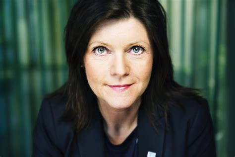 She has served as minister for employment in the löfven cabinet since september 2019.12. Eva Nordmark vill göra slut på blockpolitiken | Arbetsvärlden