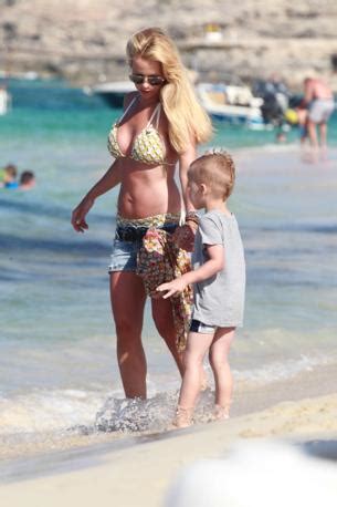 Başarılar genel bakışında oyuncunun tüm ünvanları gösteriliyor. Ibra a Formentera con famiglia ( e Inzaghi)