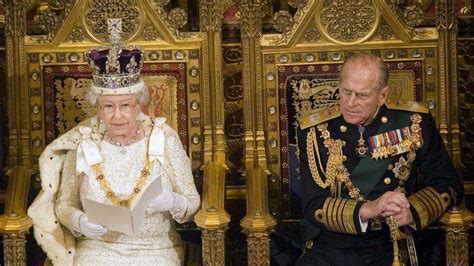 In seinem onkel louis fand philip einen väterlichen freund und lebte auch zeitweise in dessen haus. Queen Elizabeth und Prinz Philip feiern Eiserne Hochzeit ...