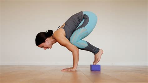 New users enjoy 60% off. Build up to Bakasana | Ekhart Yoga