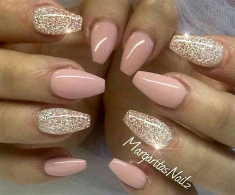 Uñas de rosas | valentine s day nail designs. Uñas De Acrilico Rosas Con Dorado : Disenos De Unas ...