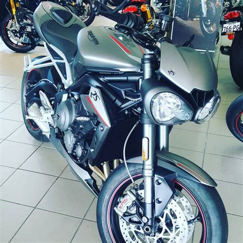 Triumphs traditionally handle well, with the old street triple standing out for being light, nimble and an intuitive steerer. Street triple 765 rs :) - Triumph Forum: Triumph Rat ...