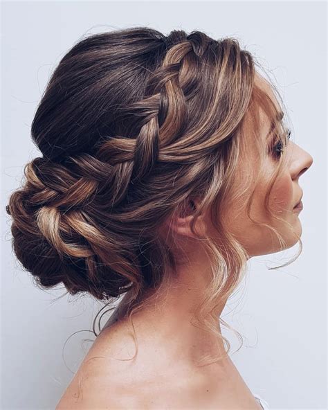 This gorgeous updos are just so perfect to wear on any wedding event. 39 Perfect Wedding Hairstyles For Medium Hair | Wedding ...