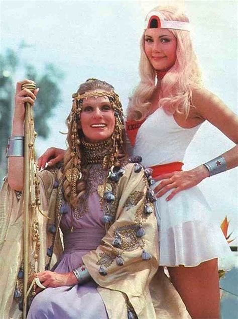 Cloris leachman was born on april 30, 1926 in des moines, iowa to berkeley claiborne buck leachman and the former cloris wallace. Lynda Carter and Cloris Leachman- Wonder Woman pilot ...