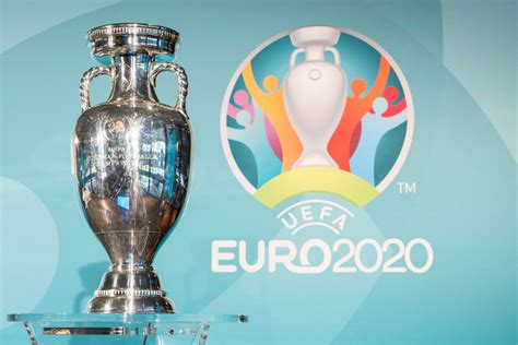 Juli, dreht sich in europa alles rund um könig fußball: EM 2020 - eine Europameisterschaft auf dem ganzen ...