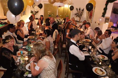 A great gatsby dinner party. Pin by Louise Fitzgerald on Great Gatsby Christmas dinner ...