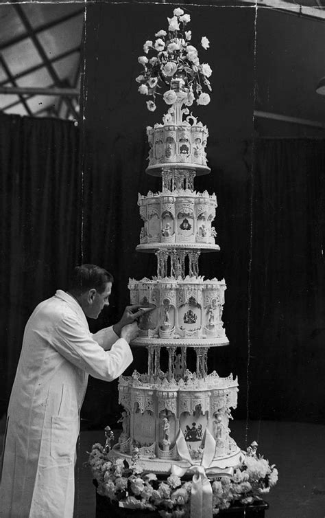 She is a huge fan of tea the queen may not share her chocolate biscuit cake with the rest of the world, but you can grab the tea the duke of sussex and the duke of cambridge lent their late mother's wedding dress to the. Queen Elizabeth II's wedding cake, 1947. Dubbed "The ...