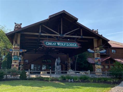10 great wolf lodge resorts that lead the pack. Pin by jennifer Barrick on Wisconsin dells | Great wolf ...