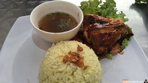 Nak makan apa semuanya ada. Nasi Ayam Ronda Parit Buntar