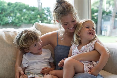 Reddit Mom Gets Shamed For Refusing to Pay Babysitter More ...