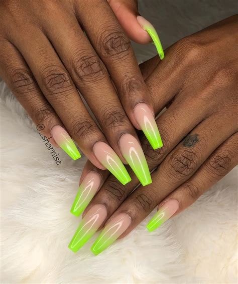 Patrick's day shenanigans, bright enough to attract attention, but subtle enough to avoid being the center of it. Pin by Rebekahreyes on Nails in 2020 | Lime nails, Green ...