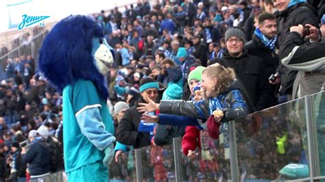 Форвард краснодара в центре поля во время верховой борьбы толкнул в спину барриоса и правила нарушил. «Зенит» — «Краснодар»: скрытая камера - YouTube