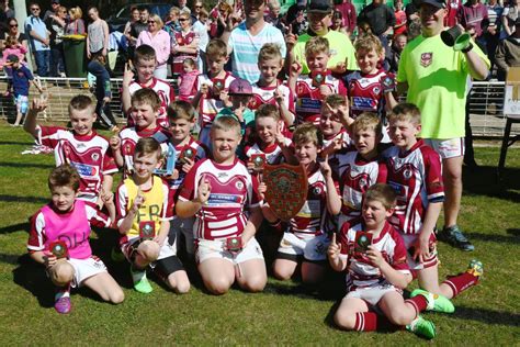 Girls go crazy for the dancing bear. GALLERY: Group 10 under 10s grand final - Blayney Bears v ...