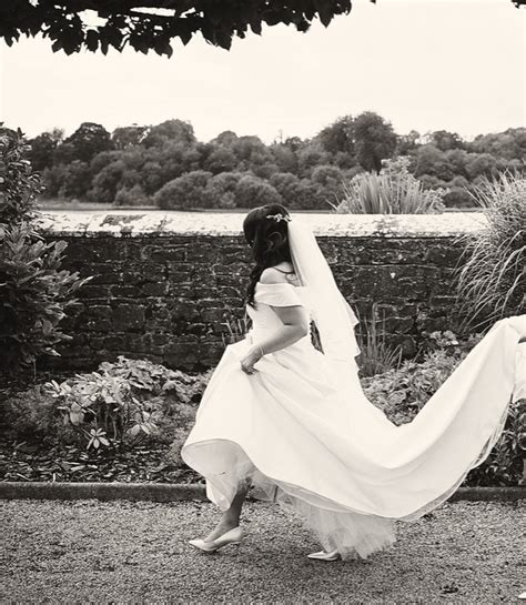 Find your personal style and the perfect wedding dress for your special wedding day for every bride, there is a perfect wedding dress waiting to be discovered. Caroline Castigliano Claret - Sell My Wedding Dress Online ...
