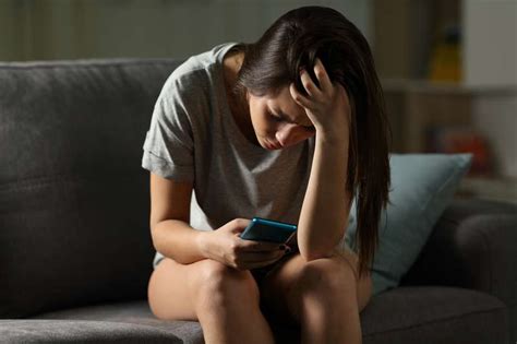 A new study examined the role of social media in depression. Orbiting: Warum dieser Dating-Trend so mies ist - FIT FOR FUN