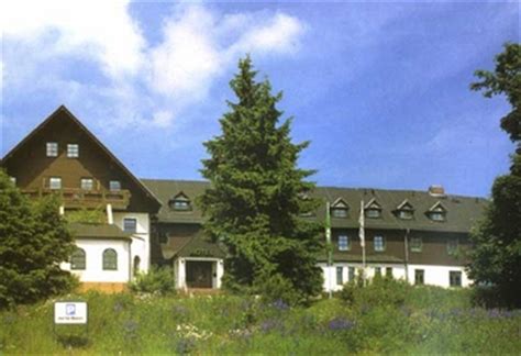 Unser hotel im herzen der rhön ist wundervoll gelegen auf dem 814 m hohen ellenbogen. Gastronomie und Restaurants in der Rhön | Restaurants ...