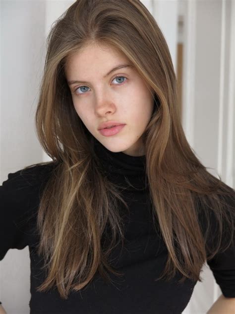 (natureisbeautifulandpure) on we heart it, your everyday app to get lost in what see more about barbora podzimková and model. Česká topmodelka Bára Podzimková otevřeně o své pleti ...