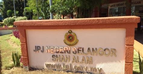 Jatim<spasi>nomor polisi kirim ke 7070 misal akan mengecek nomor polisi l 1234 ab gan mau nanya, kalo mobil keluaran bln 5 thn 2011 tapi plat bln 5 thn 2020. {cerita budak jawe}: Beli Nombor Plat Kenderaan JPJ