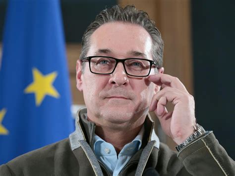 Hc strache ist zurück in der politik. Kritik an HC Strache für 12-Stunden-Tag - Politik -- VOL.AT