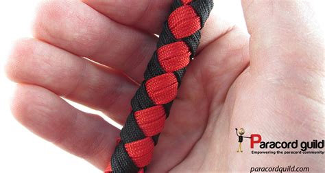 This braid is obviously handy for friendship bracelets and trims, but it's also great as a drawstring, button loop, or where you need something a little studier than a single strand of thread. 8 strand diamond plait around a core - Paracord guild