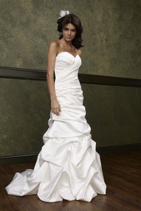 Why wedding dresses cost so much. Found this on accident and kind of love it.. | Used ...