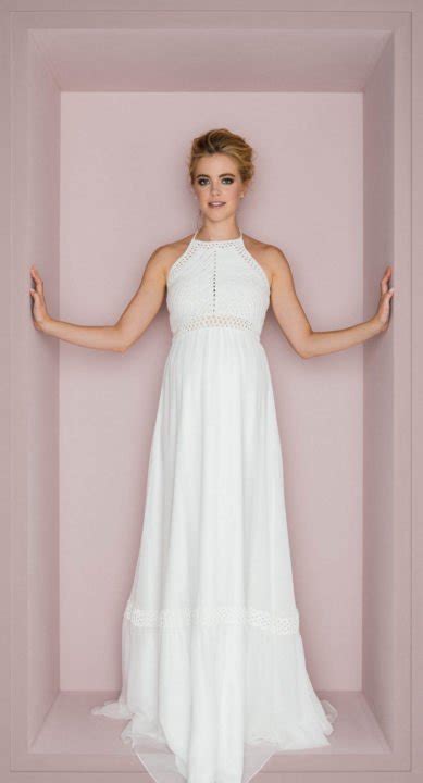 Das brautkleid oder hochzeitskleid wird von der braut zur hochzeitszeremonie getragen. Brautkleider für Schwangere bei kuessdiebraut erleben ...