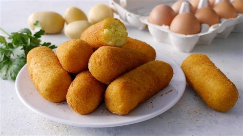 Con pochi ingredienti potrete preparare delle ottime crocchette di patate al forno o fritte e perché no delle crocchette di patate e riso ! Crocchette di patate - Ricette Bimby