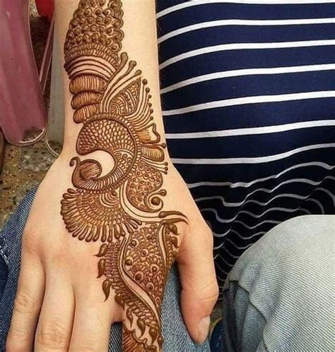 Focus instead on how awesome they look. Pin by Neha sultana on Th£ doo® !s @|wa¥$ °o¶€N ️ | Mehndi ...