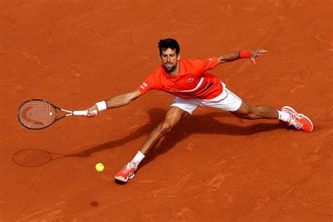 Novak djokovic trailed italian teenager lorenzo musetti by two sets to love before outlasting his talented young opponent on monday at roland garros. Novak Djokovic theo chân Federer và Nadal vào vòng 2 ...