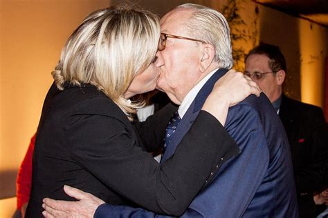 « l'état de mon pays m'a décidé à sauter le pas. Jean-Marie Le Pen : les photos de famille - Le Point