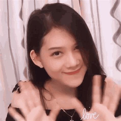 Libra hobby:playing basketball, makeup art twitter: Yessica Tamara Chika GIF - YessicaTamara Chika Jkt48 ...