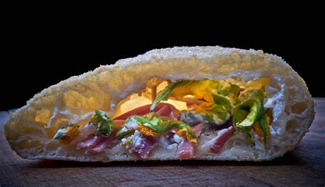 Sollevate gli stick di zucca con una schiumarola e sistemateli su carta da cucina. Voglia di pizza fritta? Provate queste ricette estive - iO ...