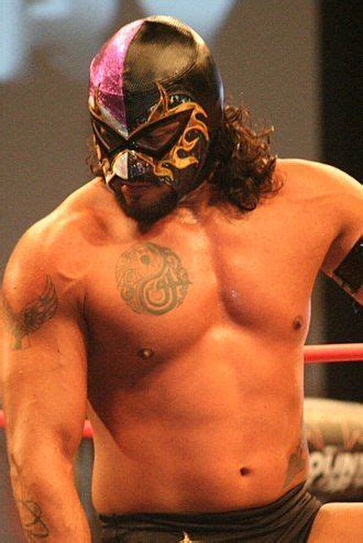 Santos escobar sigue escribiendo su nombre con letras doradas en wwe. Santos Escobar WWE | News, Rumors, Pictures & Biography ...