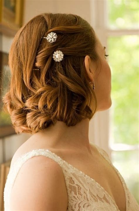 People with really short hair become confused to pick the best short. 45 Stylish Wedding Hairstyles For Short Hair - Fashiondioxide