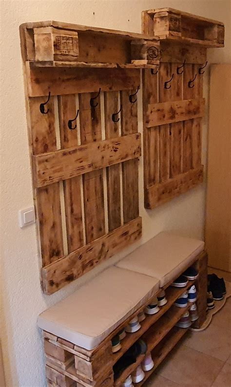 Für die raumausnutzung und nutzungsanpassung bietet das selber bauen einer garderobe oft die beste option. Garderobe Bauen Aus Paletten - Garderobe Aus Paletten ...